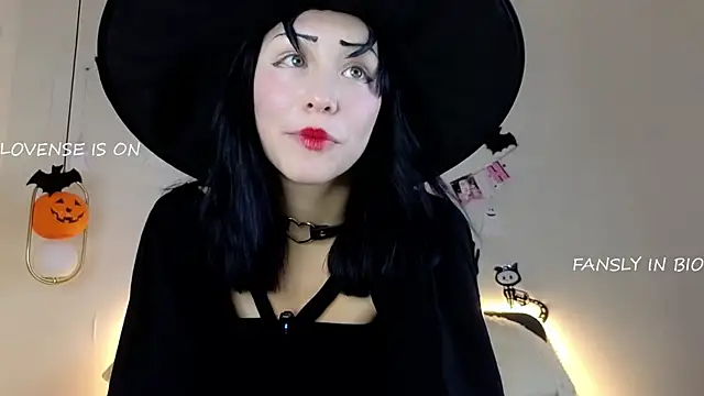 BritniBers online show from 30, 10, 2025