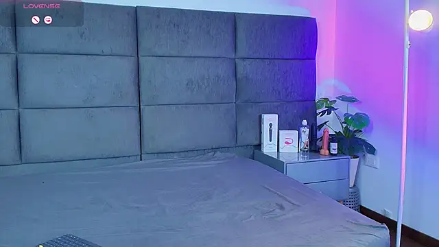 Slenna Moon online show from 16, 12, 2025