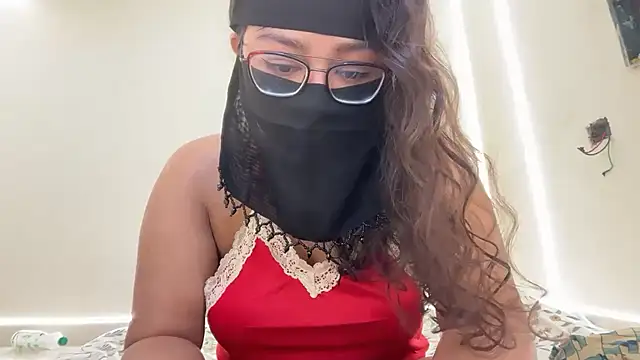 Drizzling Intimecy online show from 16, 11, 2025