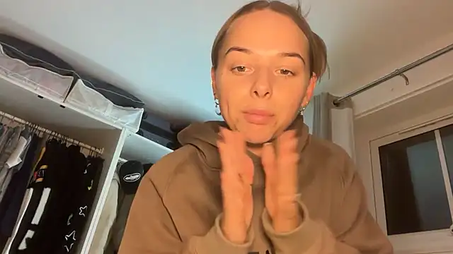 KayleeBella online show from 21, 11, 2025