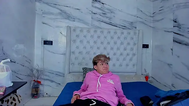 Ari and Storm online show from 12, 9, 2025