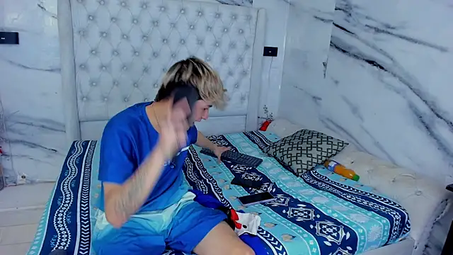 Ari and Storm online show from 19, 9, 2025