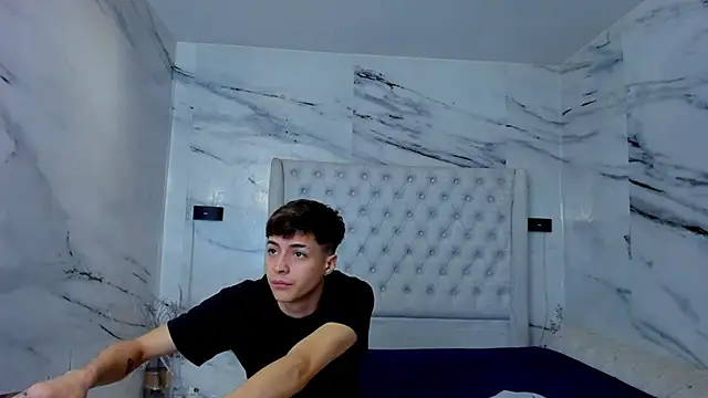 Ari and Storm online show from 20, 12, 2025