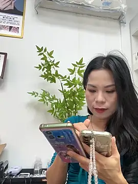 Snapshot of Baby-mmm chatting on 8, 11, 2025 Baby-mmm online show from 8, 11, 2025