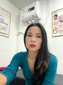 Snapshot of Baby-mmm chatting on 11, 11, 2025 Baby-mmm online show from 11, 11, 2025