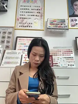 Snapshot of Baby-mmm chatting on 23, 12, 2025 Baby-mmm online show from 23, 12, 2025