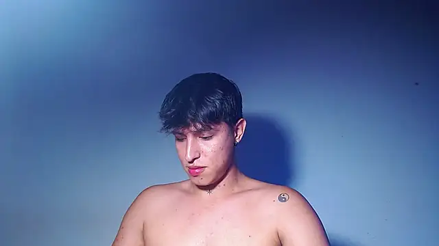 rowanbigboy23 online show from 21, 4, 2026