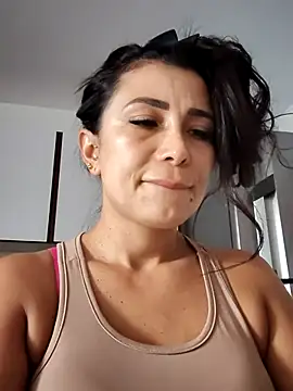 Snapshot of mia_mancinii chatting on 7, 6, 2026 mia mancinii online show from 7, 6, 2026
