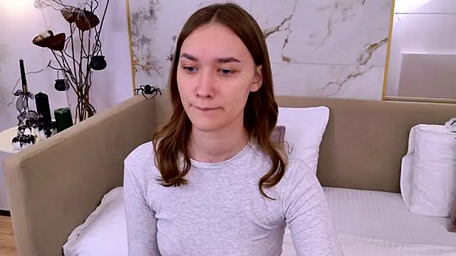 AmadaReine online show from 27, 10, 2025