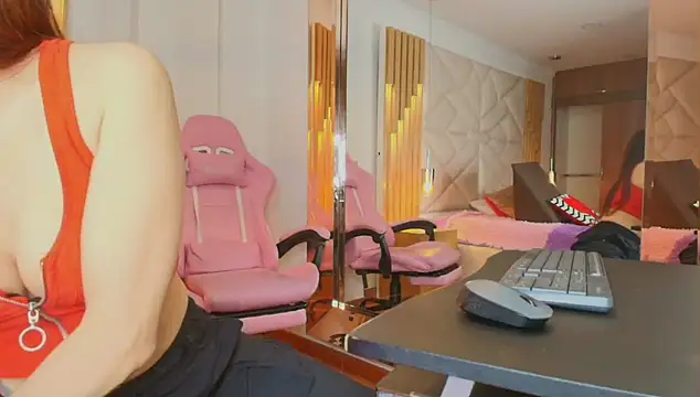 Rose Nichols online show from 3, 10, 2025