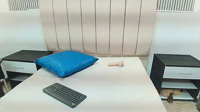 agatha fit online show from 14, 12, 2025