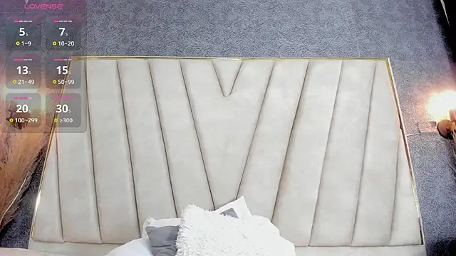 AlyssAlvarado online show from 28, 9, 2025