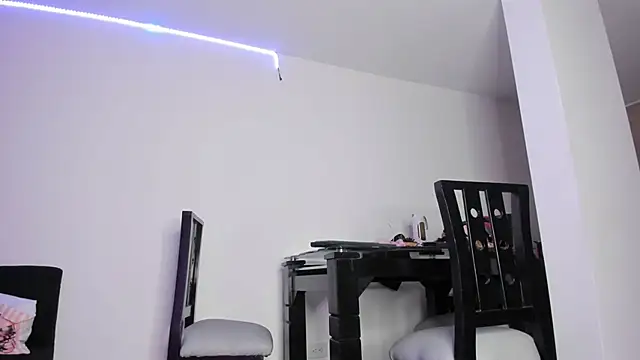 Cloekatz  online show from 23, 12, 2025