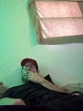 Poundtown1226 online show from 24, 2, 2026