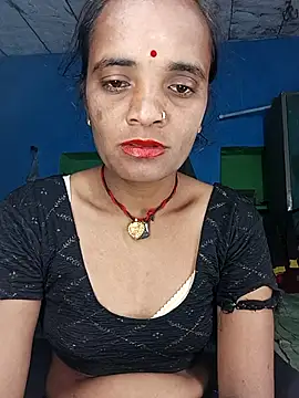 Snapshot of Hotwera chatting on 4, 10, 2025 Hotwera online show from 4, 10, 2025