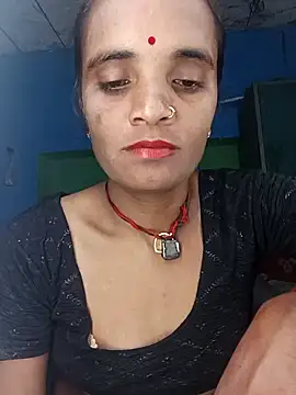 Snapshot of Hotwera chatting on 6, 10, 2025 Hotwera online show from 6, 10, 2025