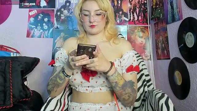 Avril Maria online show from 15, 9, 2025