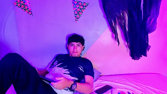 Laura and Kevin online show from 28, 10, 2025