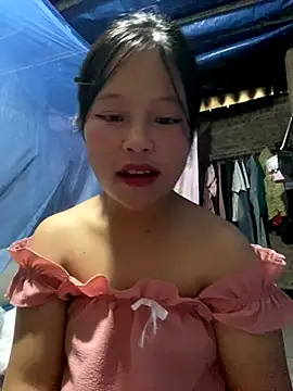 Snapshot of O_o_UwU_o_O chatting on 16, 10, 2025 O o UwU o O online show from 16, 10, 2025