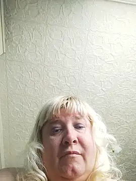 Snapshot of GlamMilena chatting on 23, 10, 2025 GlamMilena online show from 23, 10, 2025