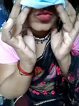 Snapshot of tamilmaha12 chatting on 28, 9, 2025 tamilmaha12 online show from 28, 9, 2025