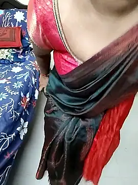 Snapshot of tamilmaha12 chatting on 28, 9, 2025 tamilmaha12 online show from 28, 9, 2025