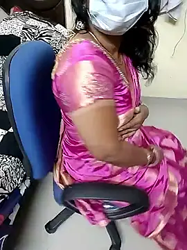 Snapshot of tamilmaha12 chatting on 3, 10, 2025 tamilmaha12 online show from 3, 10, 2025