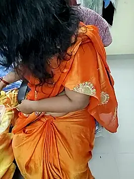 Snapshot of tamilmaha12 chatting on 22, 10, 2025 tamilmaha12 online show from 22, 10, 2025