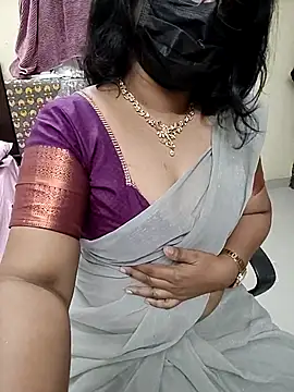 Snapshot of tamilmaha12 chatting on 31, 10, 2025 tamilmaha12 online show from 31, 10, 2025