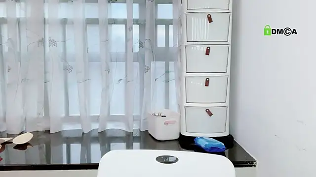 liuruyuan888 online show from 28, 9, 2025