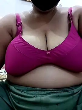 Snapshot of Rakhi_sawant143 chatting on 11, 9, 2025 Rakhi sawant143 online show from 11, 9, 2025