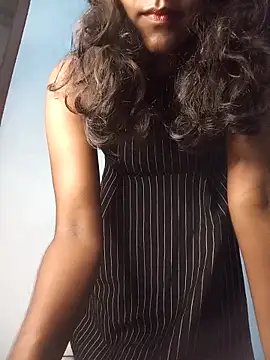 Snapshot of venuki_ihalagamage chatting on 19, 4, 2026 venuki ihalagamage online show from 19, 4, 2026