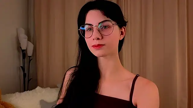 Snapshot of ArlineJanik chatting on 15, 10, 2025 ArlineJanik online show from 15, 10, 2025