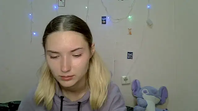  kikiclark   online show from 14, 9, 2025