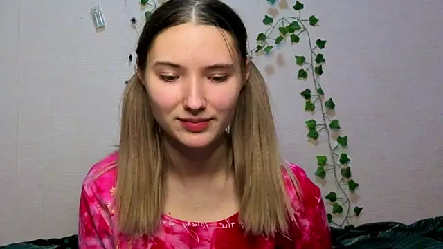  kikiclark   online show from 14, 12, 2025