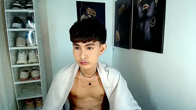 xxxhugecocktwinkxxx online show from 4, 11, 2025