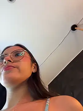 Snapshot of Juanita-Diaz chatting on 1, 11, 2025 Juanita-Diaz online show from 1, 11, 2025