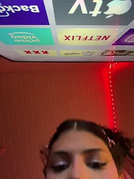 luluzinhax online show from 8, 4, 2026