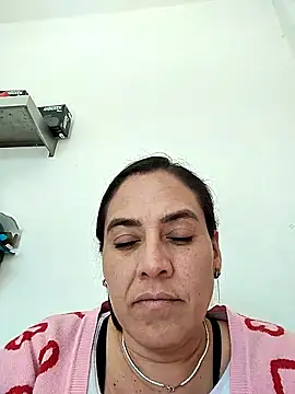 denissebombon online show from 3, 2, 2026