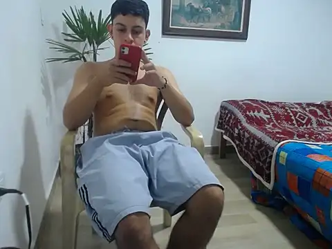 Snapshot of Young_handsome chatting on 16, 9, 2025 Young handsome online show from 16, 9, 2025