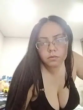 julieta flores online show from 11, 2, 2026