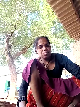 Snapshot of Hot-honi chatting on 9, 9, 2025 Hot-honi online show from 9, 9, 2025