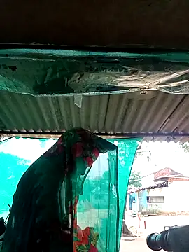 Snapshot of Hot-honi chatting on 15, 9, 2025 Hot-honi online show from 15, 9, 2025