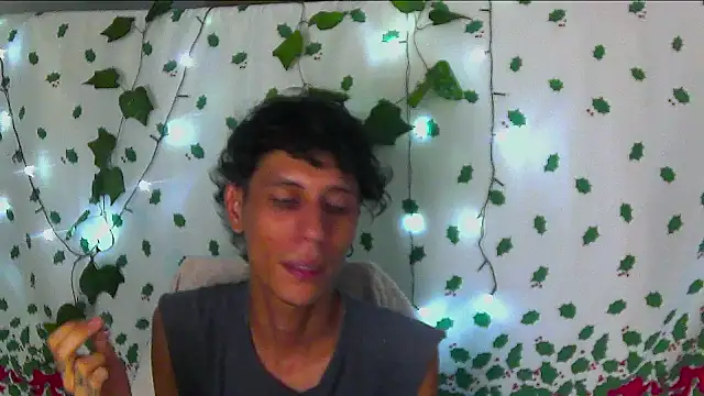 Snapshot of Crxxxsh chatting on 22, 9, 2025 Crxxxsh online show from 22, 9, 2025