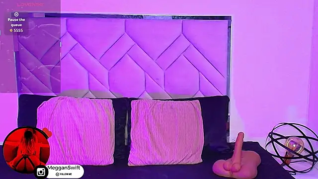 megganswift  online show from 14, 4, 2026