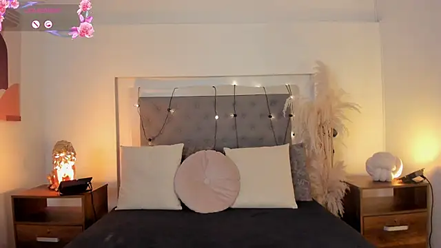 Snapshot of lea_walkerr chatting on 2, 2, 2026 lea walkerr online show from 2, 2, 2026