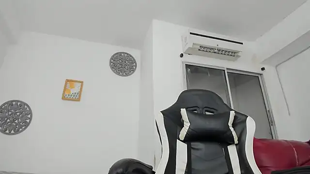 Jax Maliq online show from 5, 10, 2025