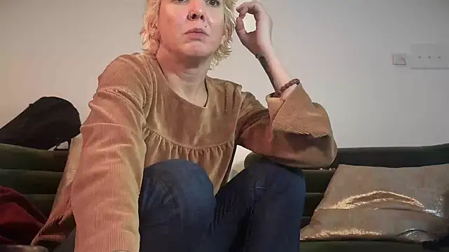 Snapshot of averysage333 chatting on 19, 9, 2025 averysage333 online show from 19, 9, 2025