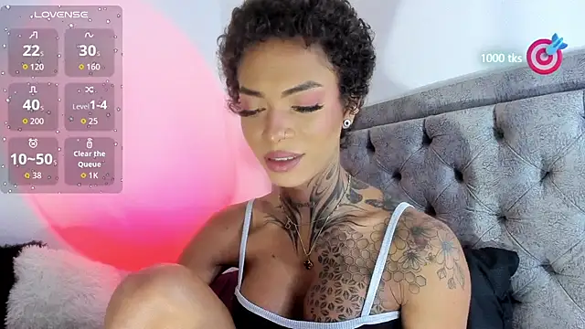 Snapshot of michell_danna chatting on 11, 10, 2025 michell danna online show from 11, 10, 2025