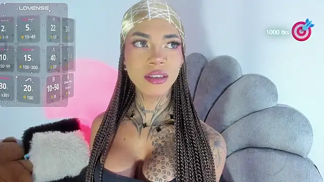 Snapshot of michell_danna chatting on 18, 12, 2025 michell danna online show from 18, 12, 2025